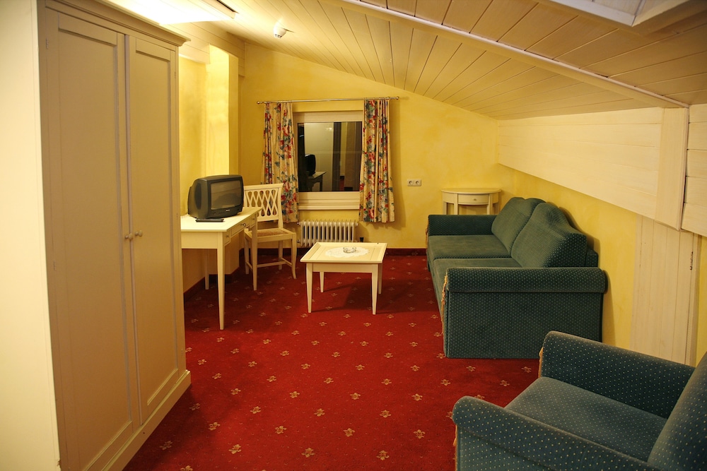 Hotel Schneeberger 50/75