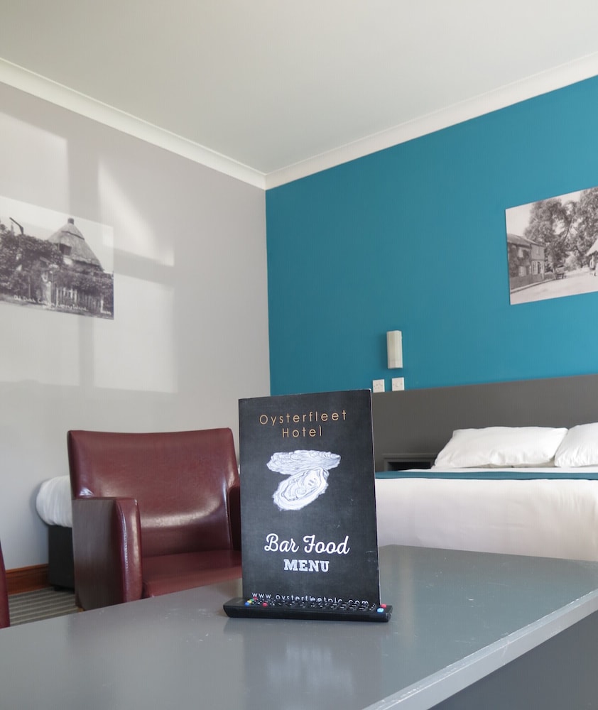 Oyster Fleet Hotel 6/41