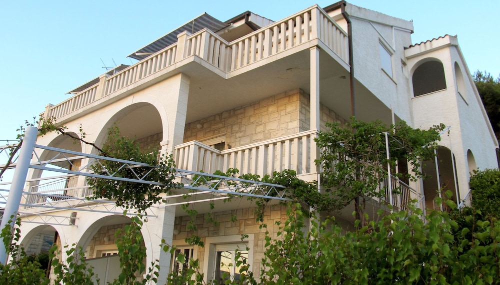 VILLA PAPE 47/50