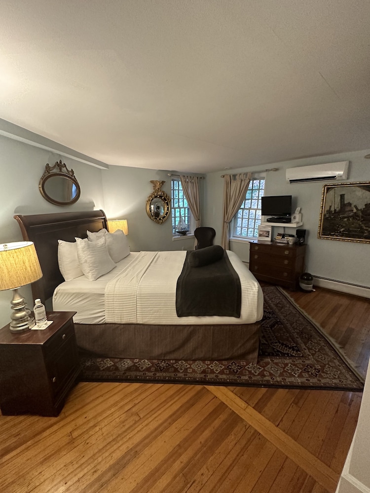 Buttermilk Falls Inn 11/51