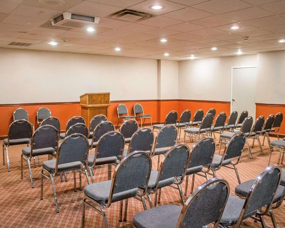Howard Johnson by Wyndham Columbus State Fairgrounds I-71 35/44