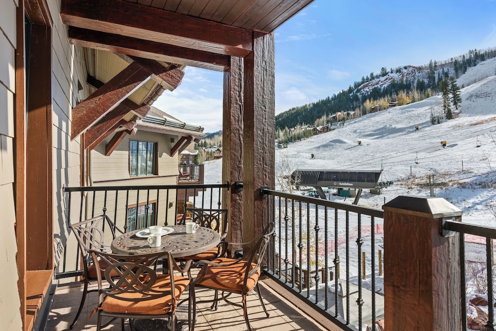 Ritz-Carlton Club, Aspen Highlands by Frias 23/50