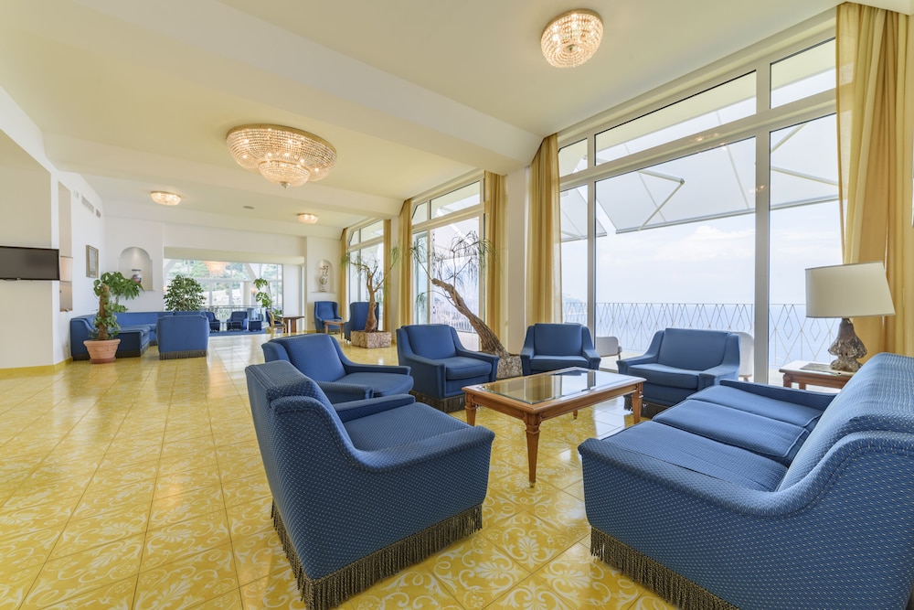 Grand Hotel Excelsior 41/59