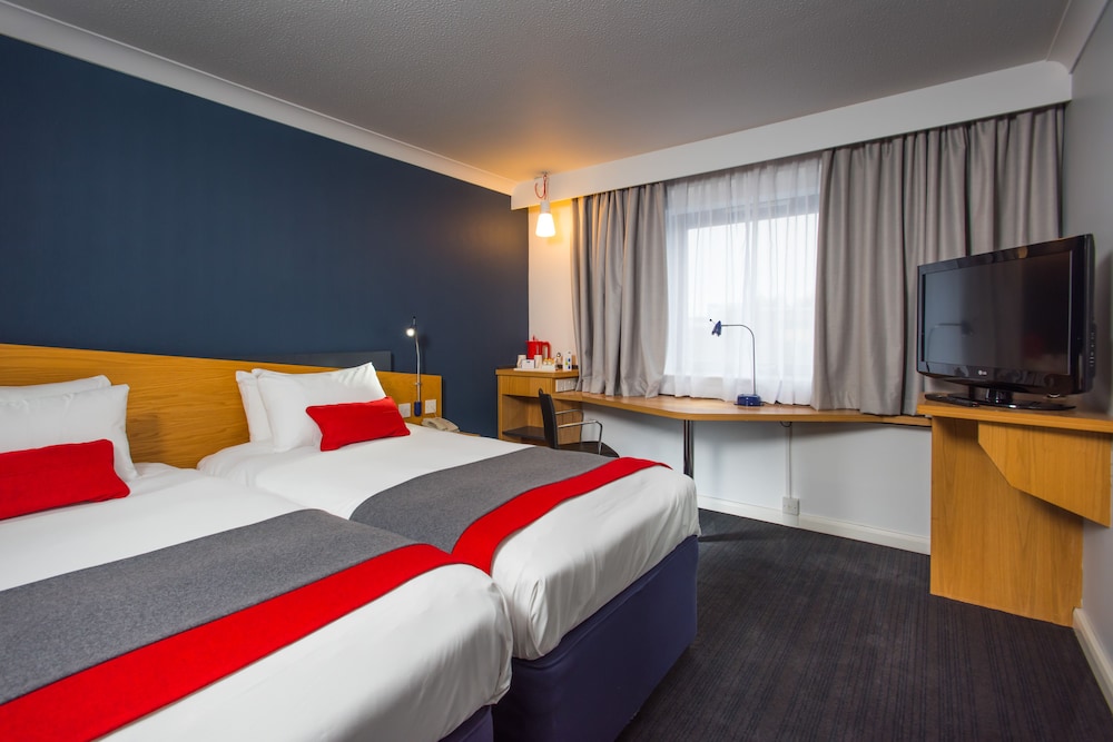 Holiday Inn Express Newport 8/47