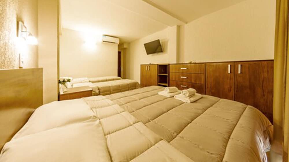 Wooden Hotel 9/27