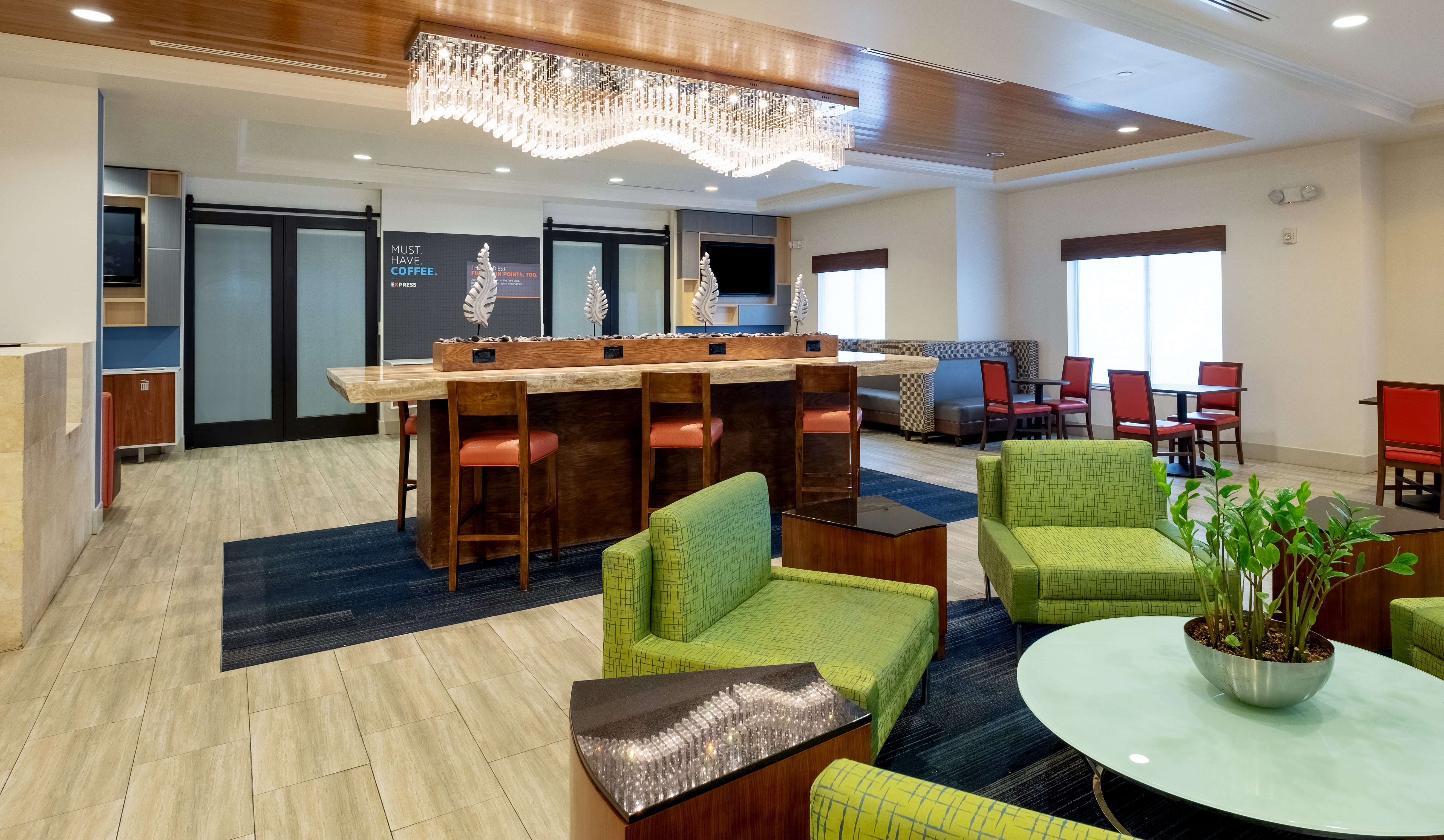 Holiday Inn Express and Suites Orlando - International Drive 60/79