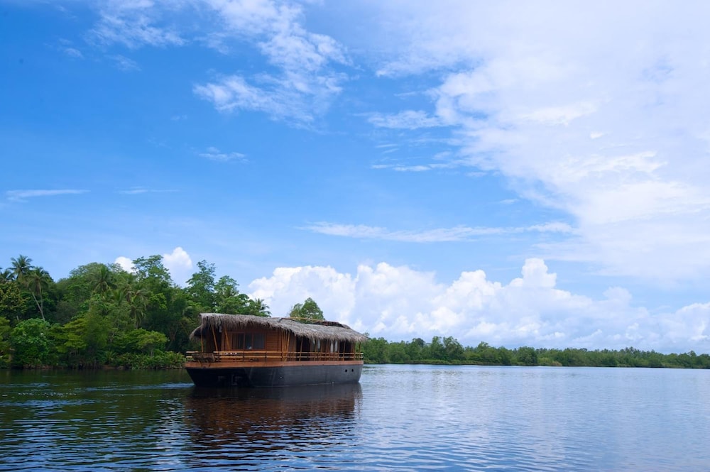 Yathra Houseboat By Jetwing 19/27