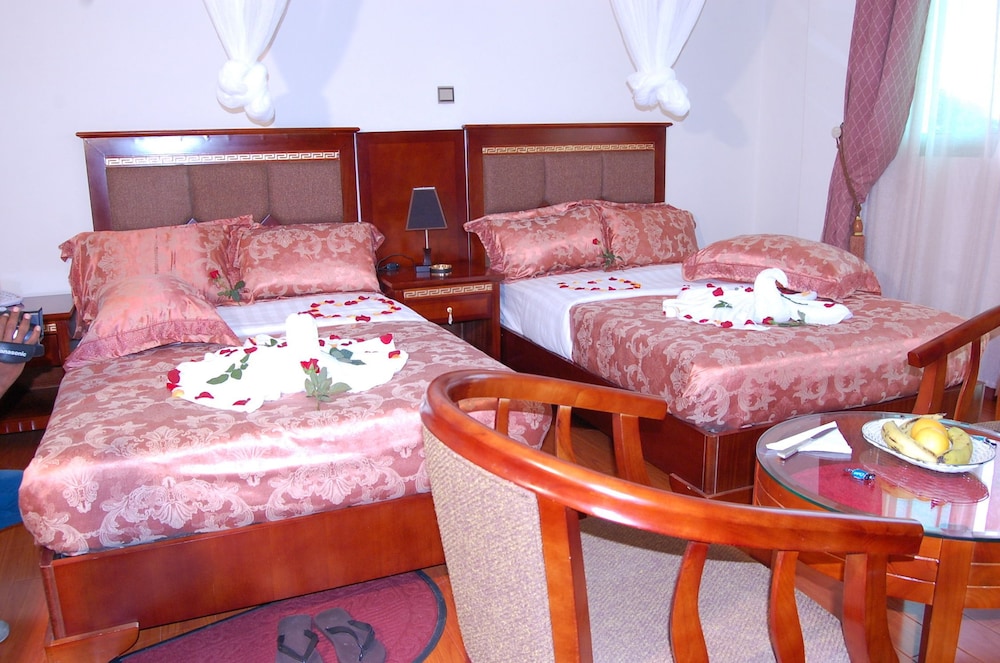 Addis Amba Hotel 21/23