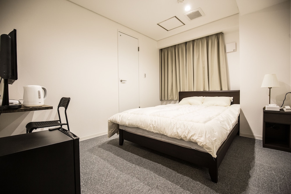 Rozy Hotel Namba 26/63