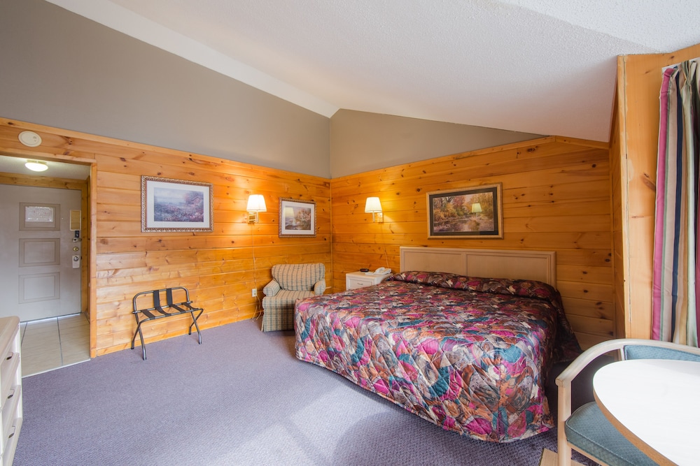 Green Valley Motel 9/53