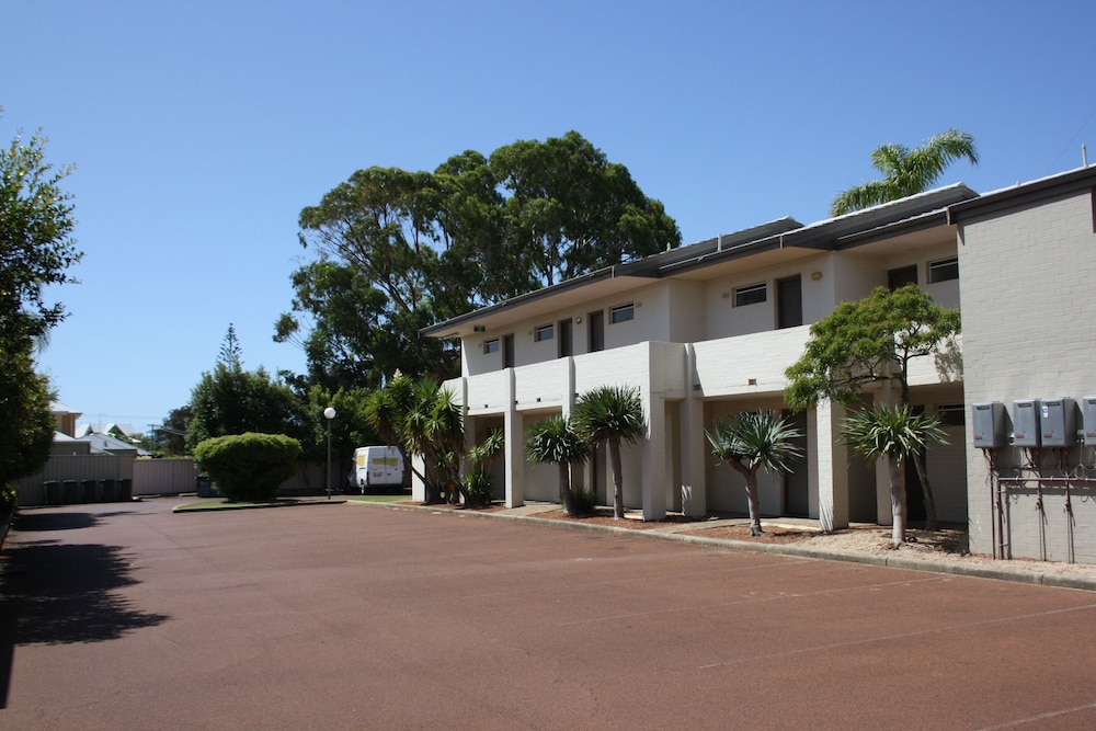 Mandurah Motel and Apartments 38/40