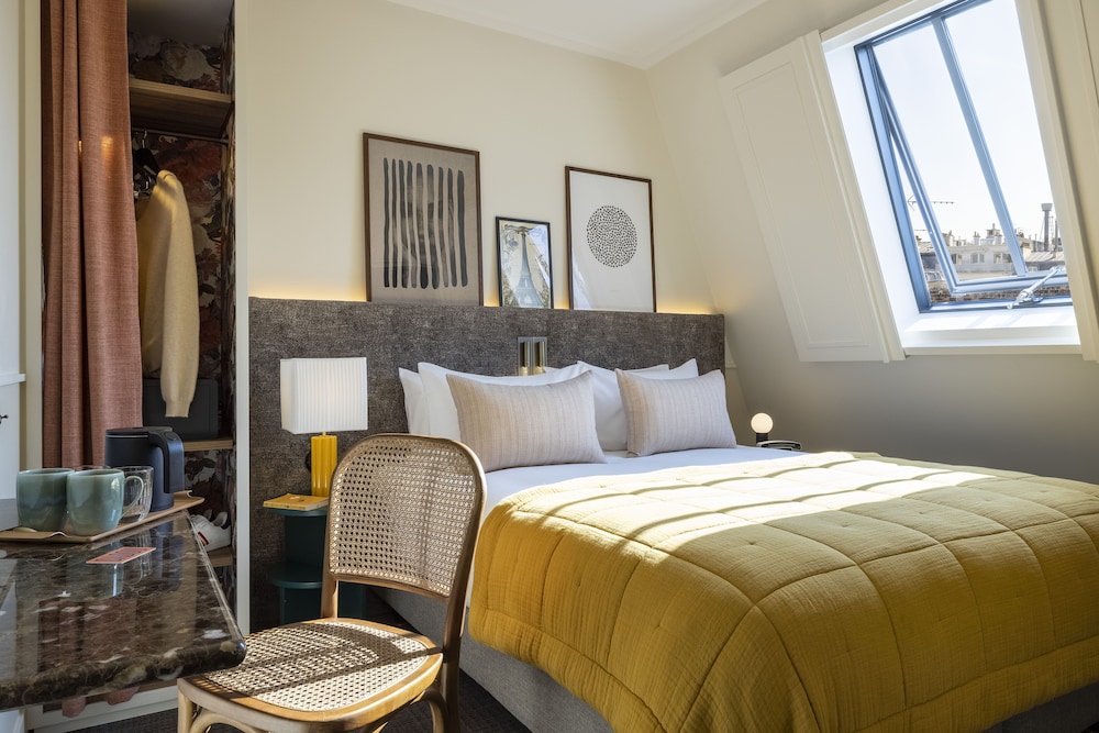 PARISIENNE, QUEEN BED