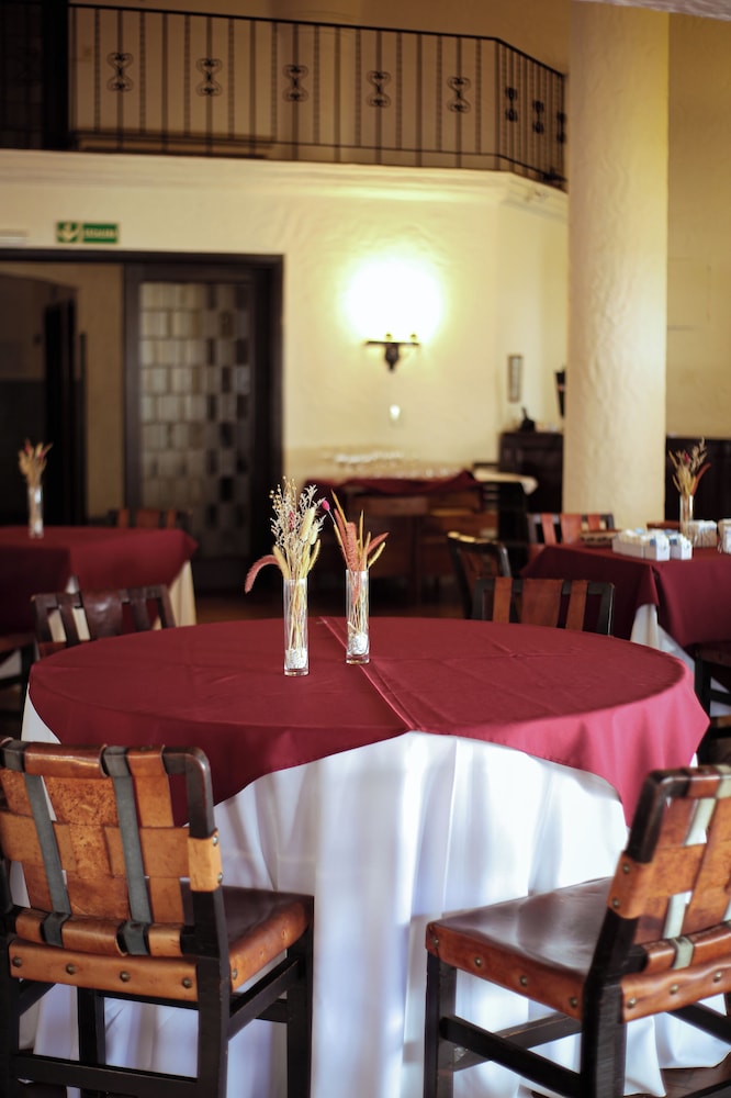 Salta Hotel 35/50