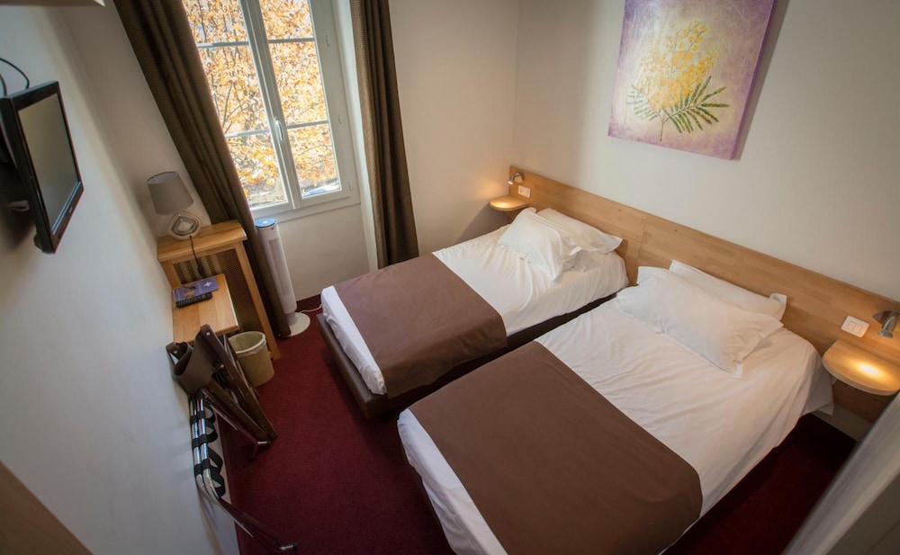 Hotel Restaurant Le Castel Fleuri 13/50
