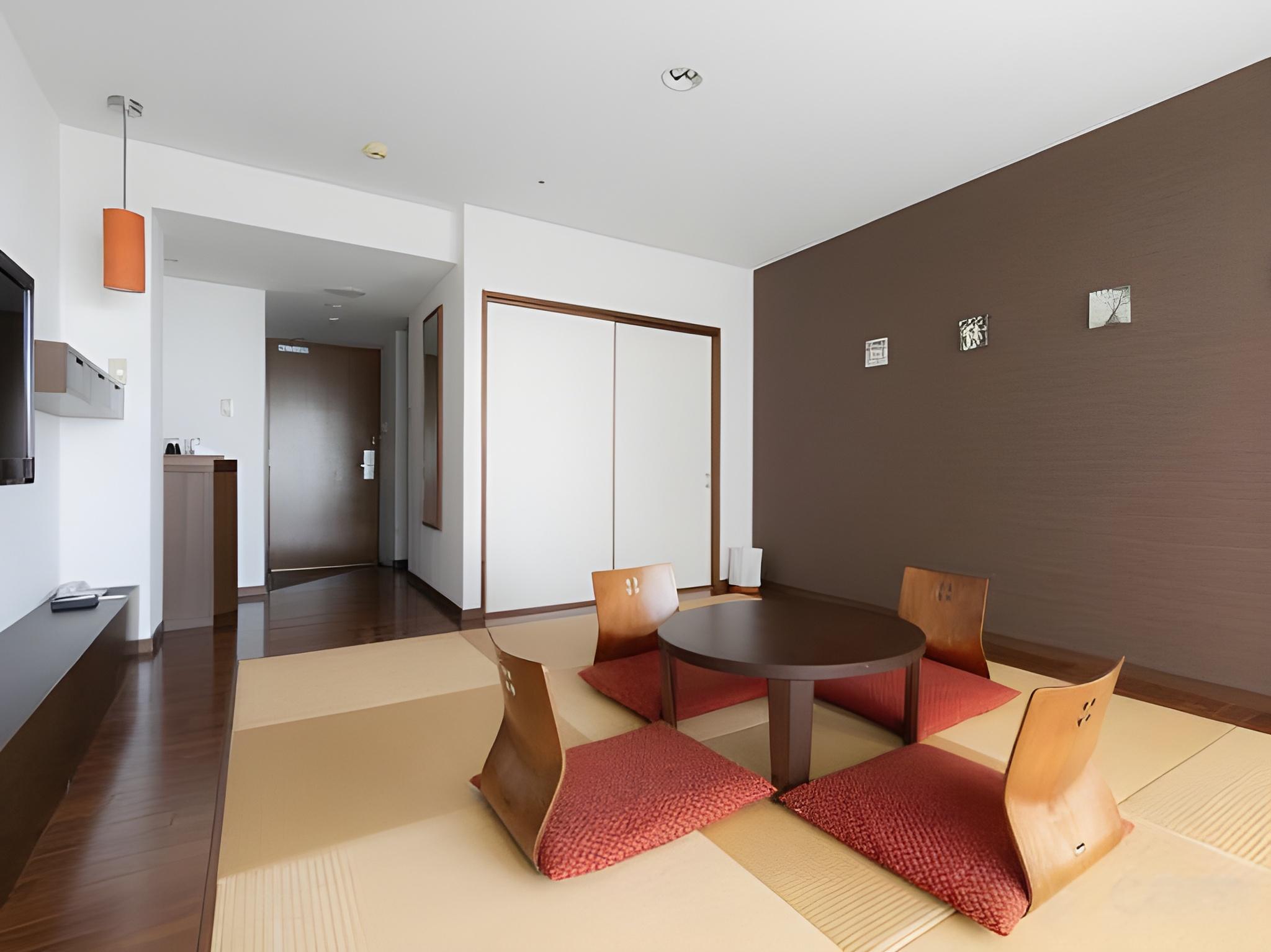 غرفة يابانية قياسية بإطلالة على الحديقة في المبنى الرئيسي، EM Wellness Kurashino Hakko Lifestyle Resort 2/2