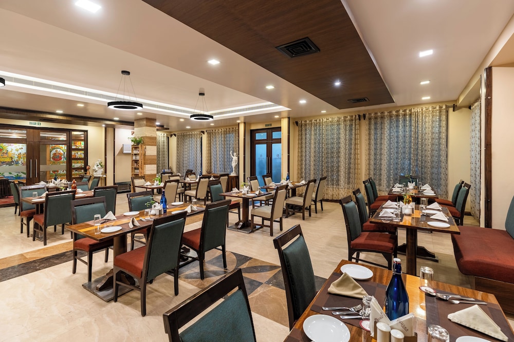 Amantra Comfort Hotel 38/50