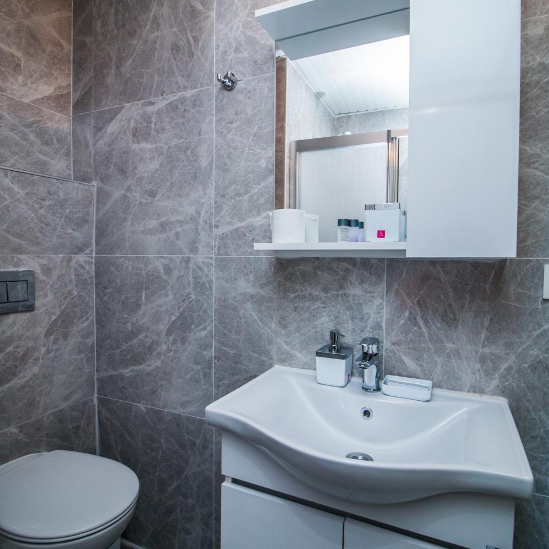 Parus Hotel 47/50