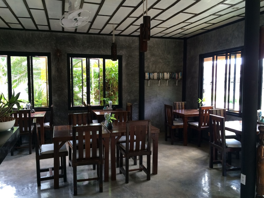 Loma Resort 51/57