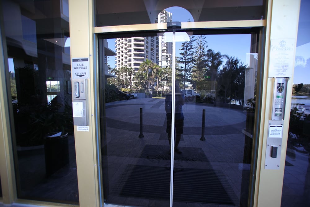 Contessa Condominiums 5/50