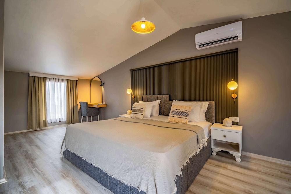 Bugra Alacati - Adults Only 5/42
