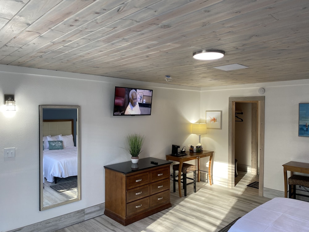 Gulf Coast Inn 24/50