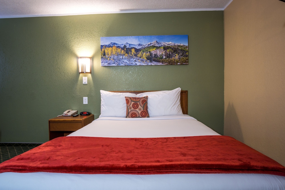 Red River Inn 24/74