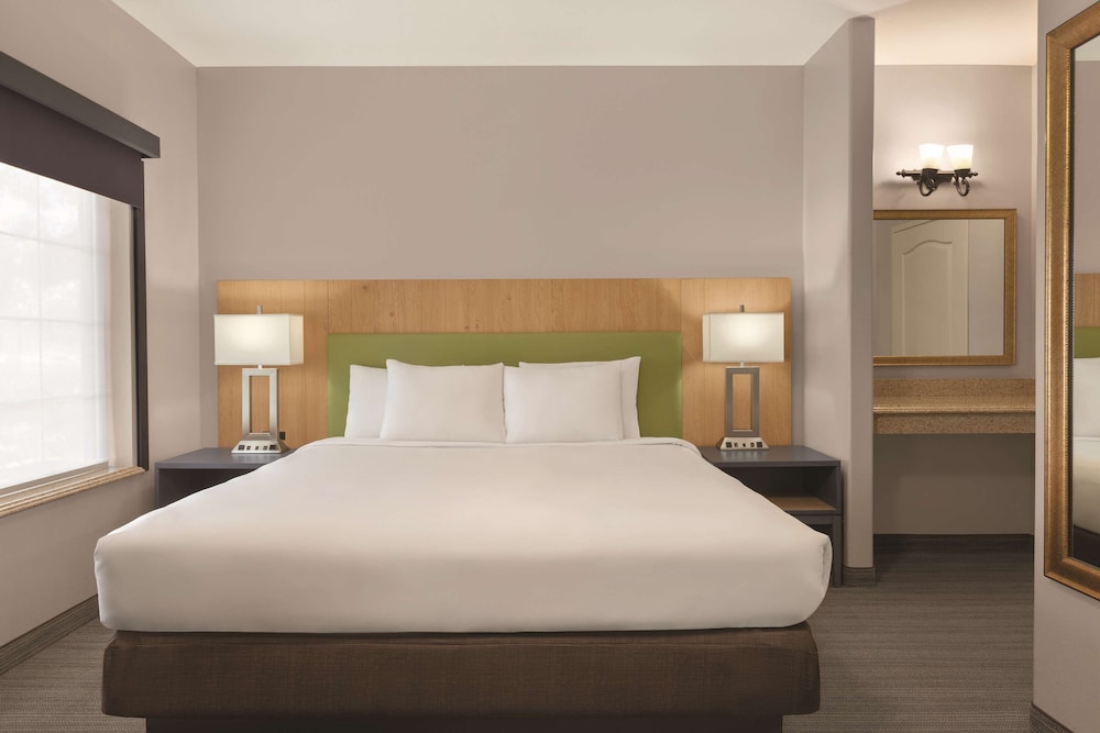 Spark by Hilton Redlands 9/40