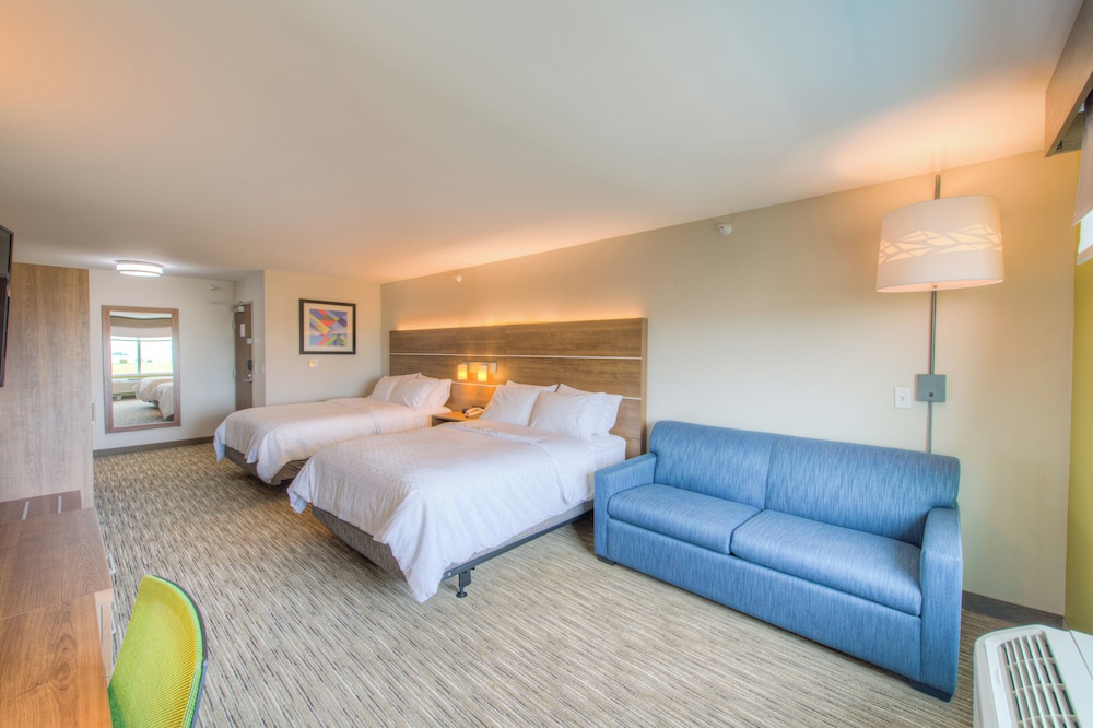 Holiday Inn Express & Suites Remington 22/49