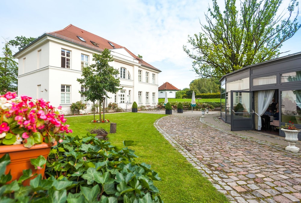 Hotel Prinzenpalais Bad Doberan 58/60
