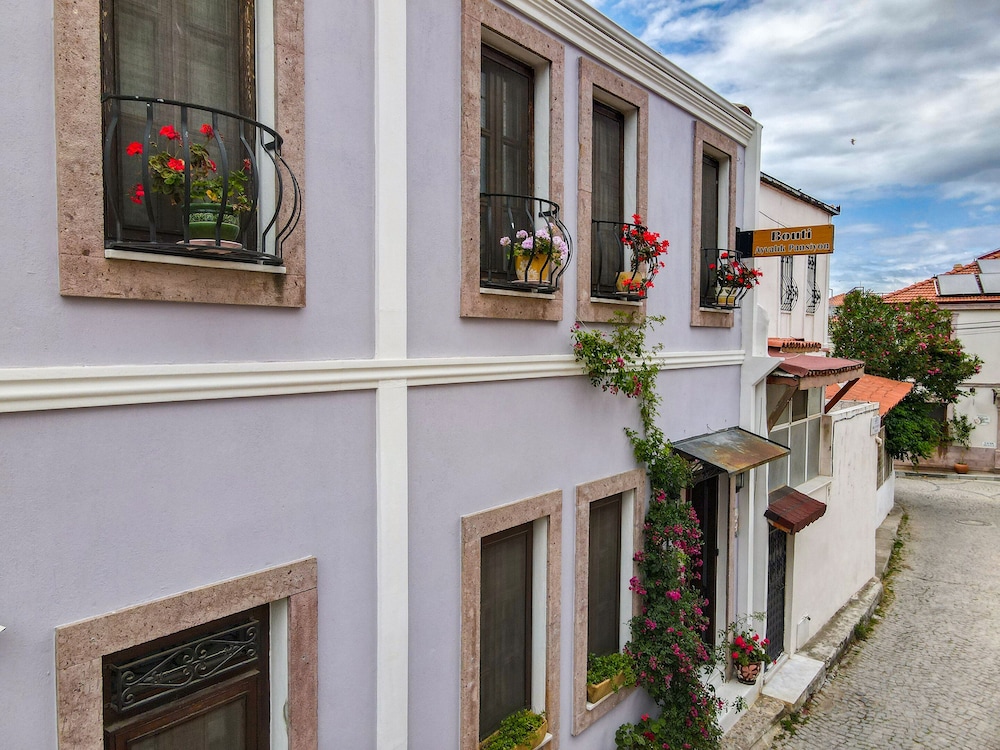Bouti Ayvalik Otel 2/50