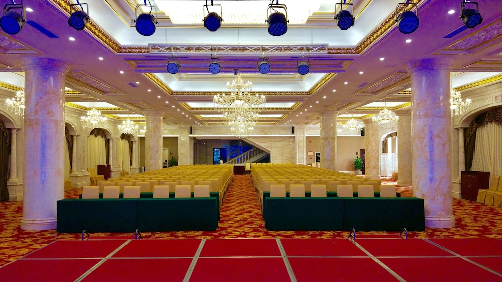 Yueda Financial City International Hotel 12/50