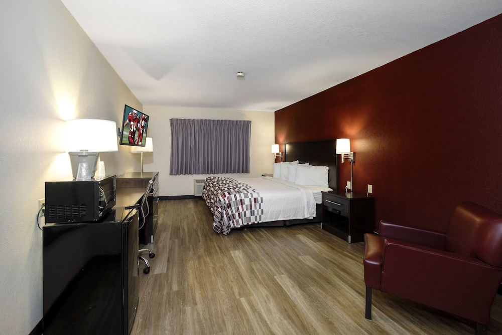 Red Roof Inn Holton 7/18