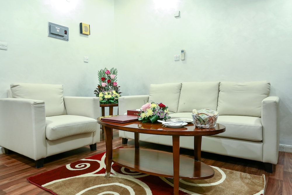La Villa Suites Hotel 34/48