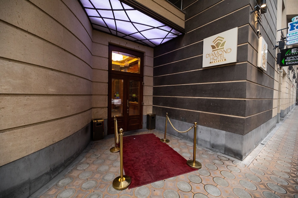 DIAMOND HOUSE HOTEL 21/42