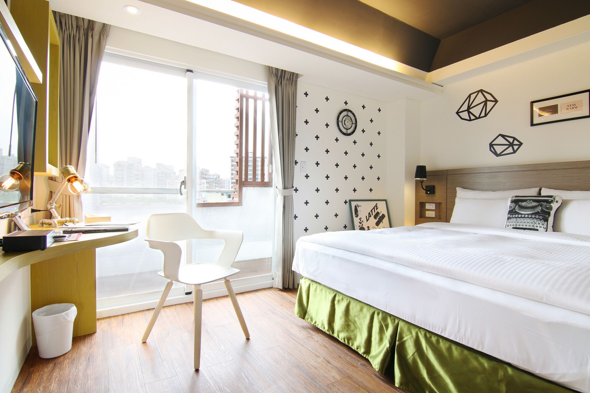 2 BEDROOMS, STANDARD, QUADRUPLE