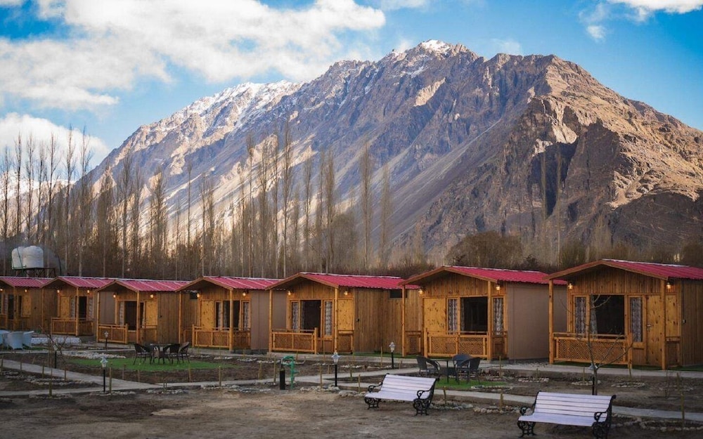 Pangong Holiday Cottages 18/20