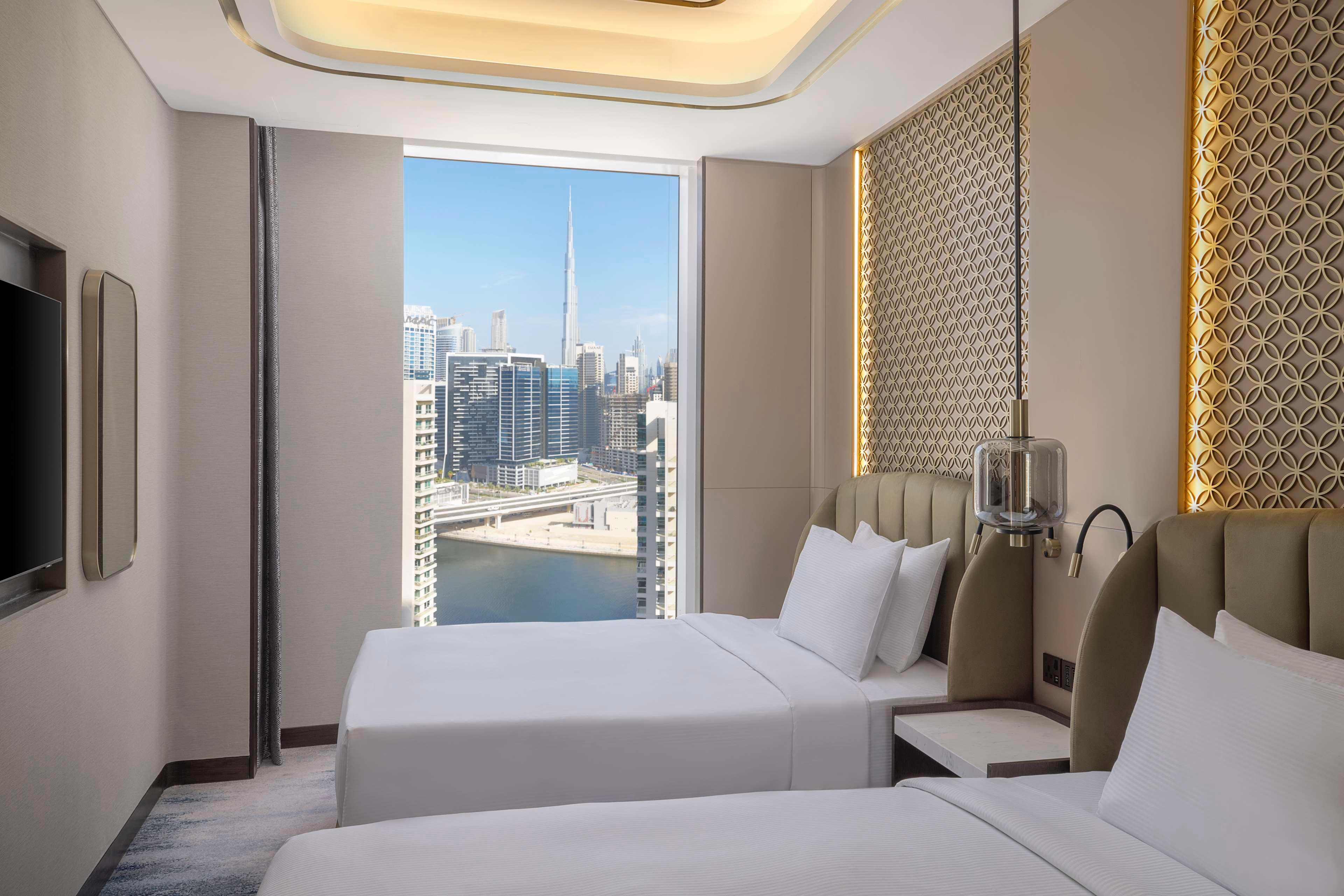 1 BEDROOM, SUITE, 2 DOUBLE BEDS, BURJ VIEW