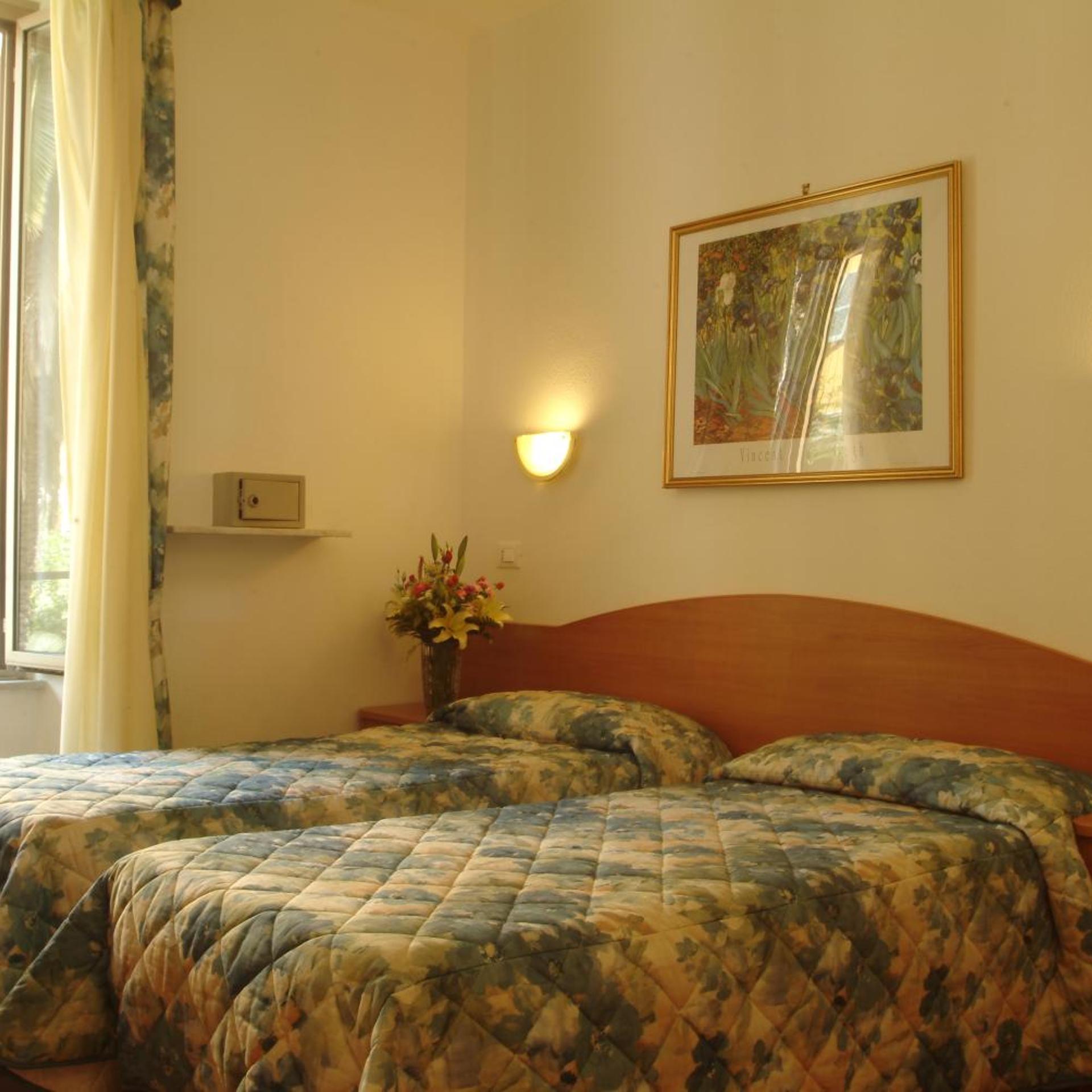 غرفة بسرير مزدوج أو سريرين منفصلين، Tirreno Hotel 4/10