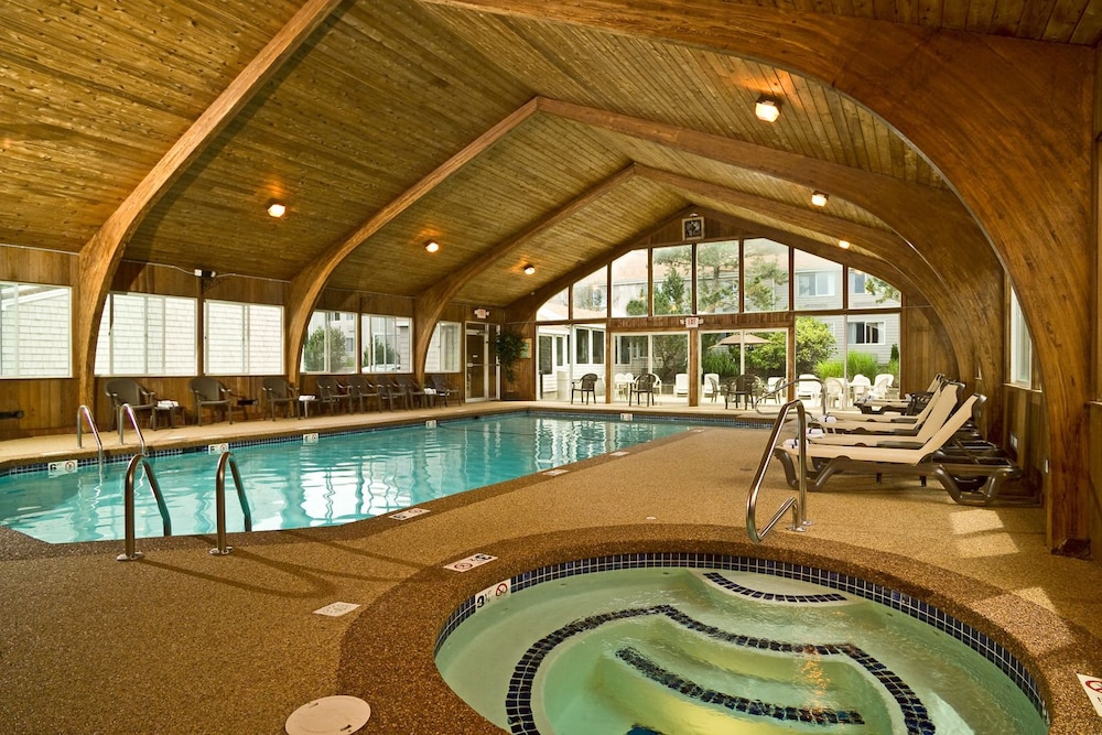 Rockport Inn And Suites 25/52