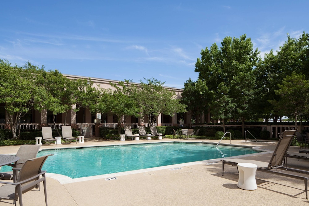 Marriott Suites Dallas Market Center 3/62