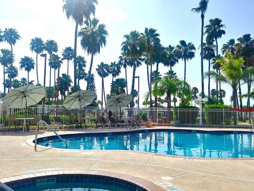 Victoria Palms Inn Suites 1/31