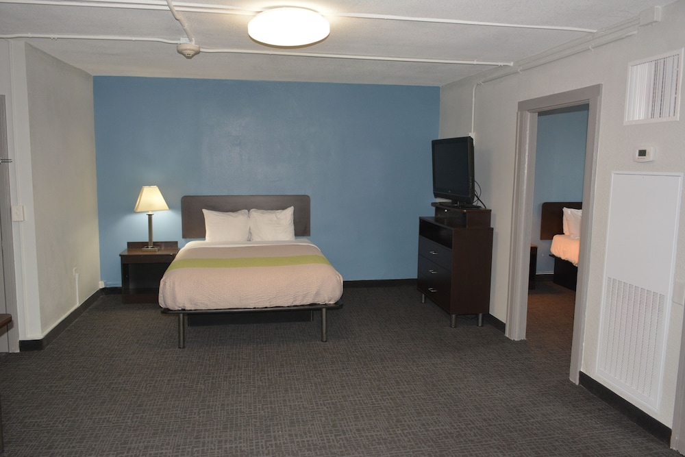 Quality Inn & Suites Kansas City Downtown 22/50