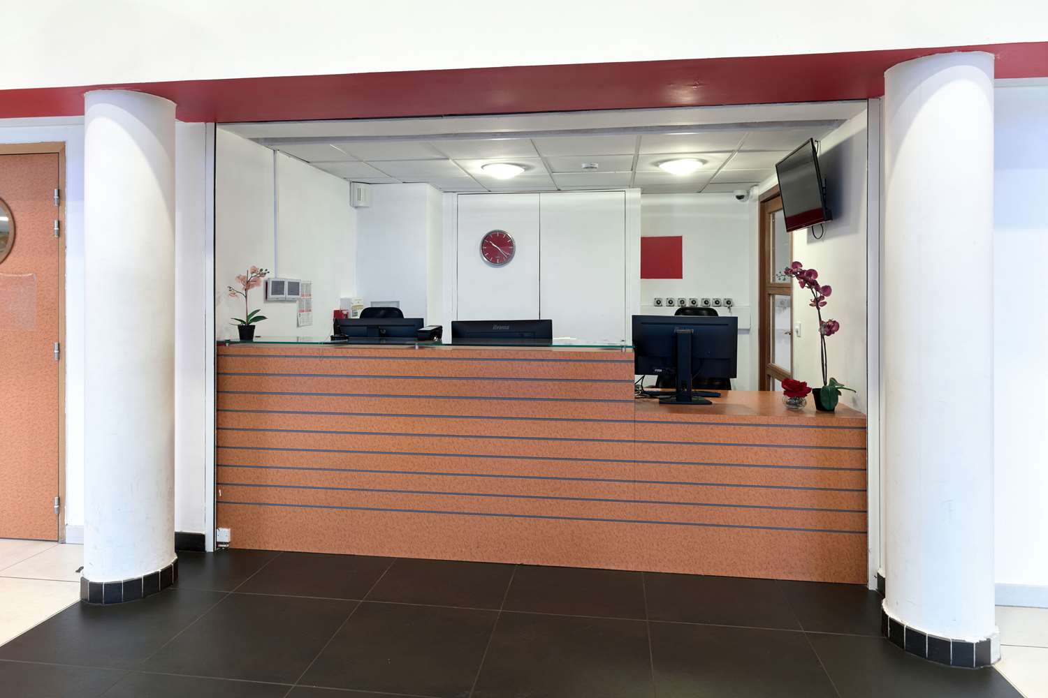 Comfort Aparthotel Versailles St Cyr l Ecole 5/17
