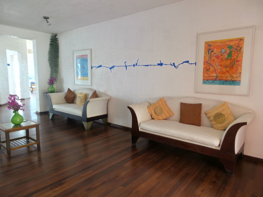 Blue Haven Hotel 35/58