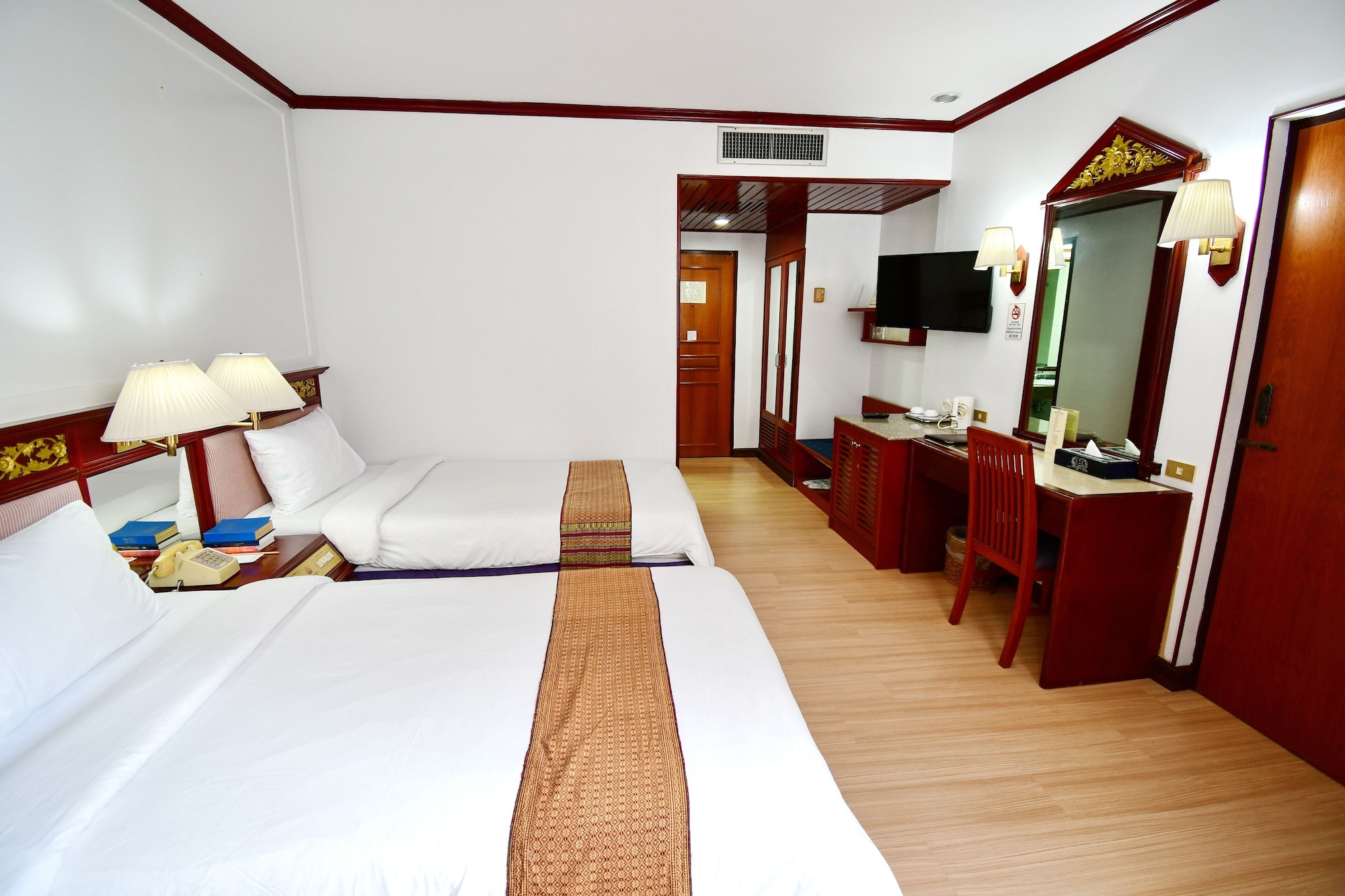 SUPERIOR, TWIN BEDS