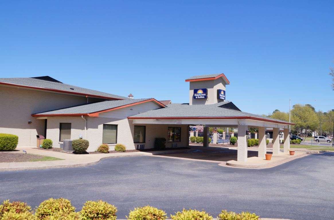 Days Inn & Suites by Wyndham Williamsburg Colonial 1/35