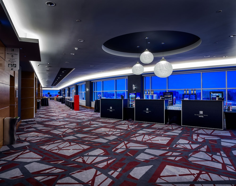 Brookstreet Hotel 36/64