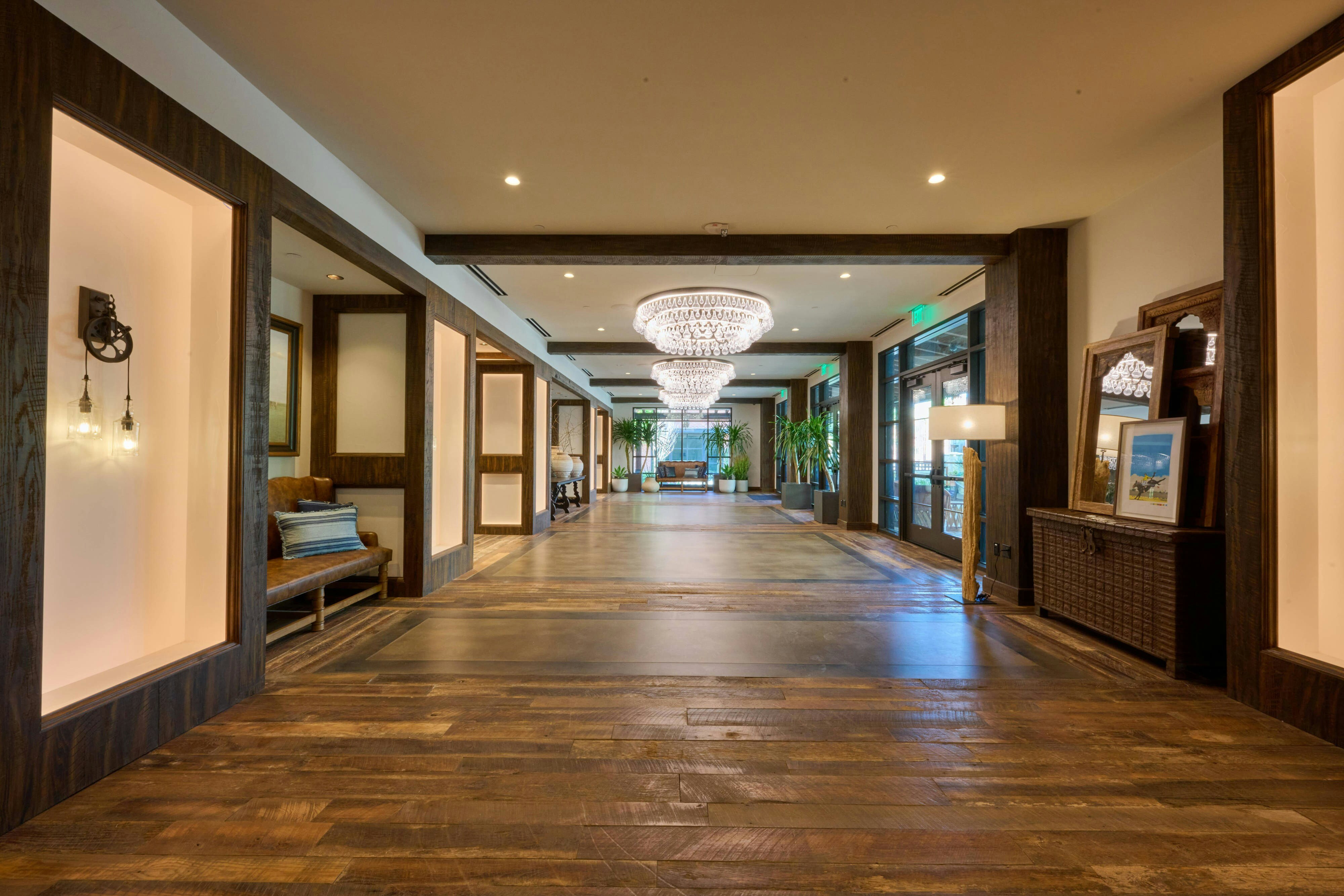 Hotel Drover, Autograph Collection 42/50
