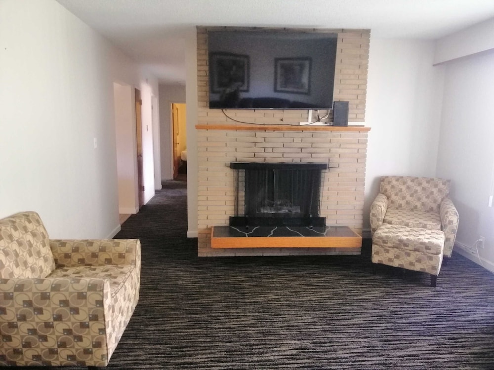 Recreation Inn & Suites 45/63