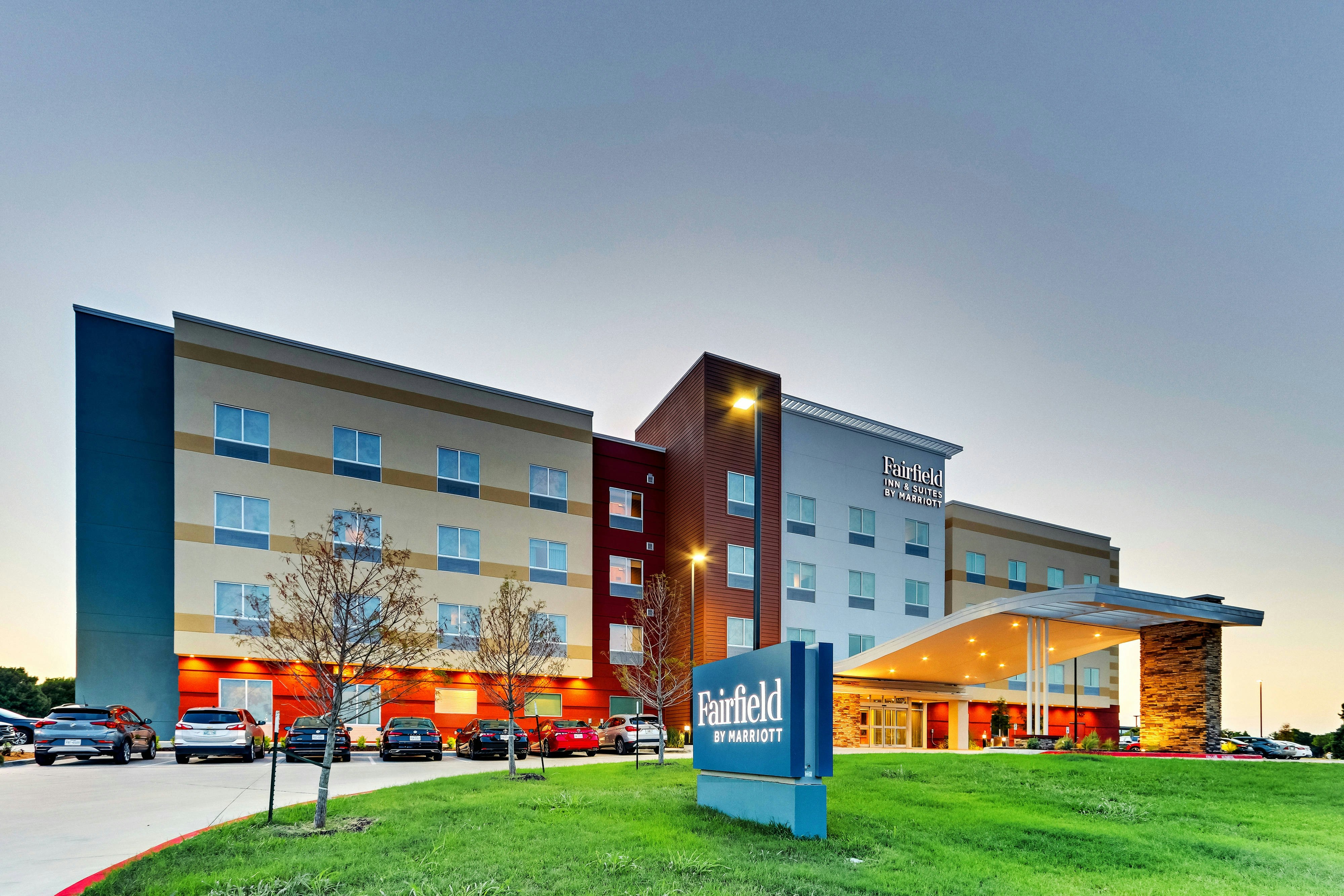 Fairfield Inn & Suites by Marriott Dallas Love Field 2/17
